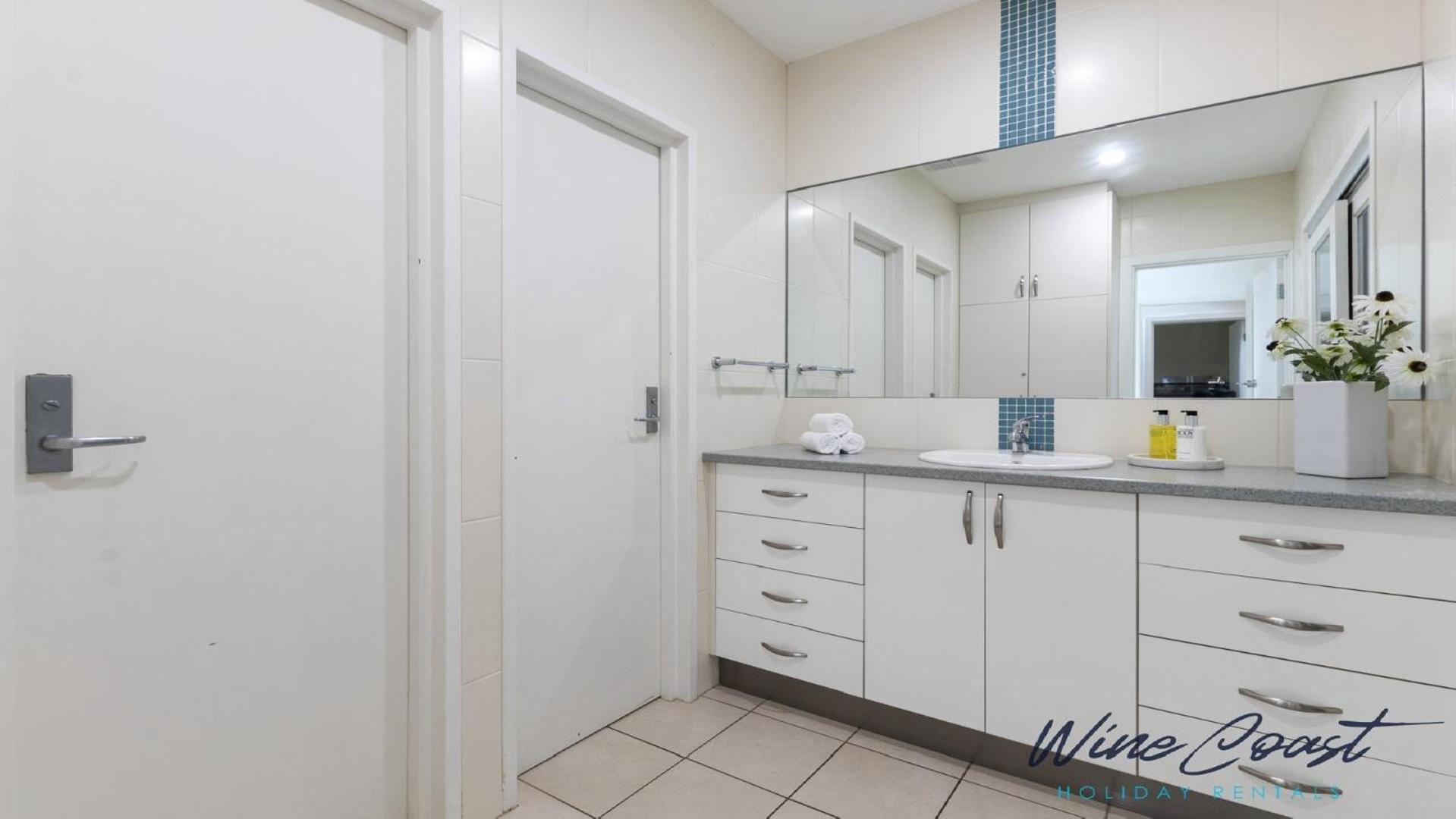 35 Degrees South By Wine Coast Holiday Rentals - Escape To The Fabulous 35 Degrees South By Wine Coast Holiday Rentals. Port Noarlunga Eksteriør billede